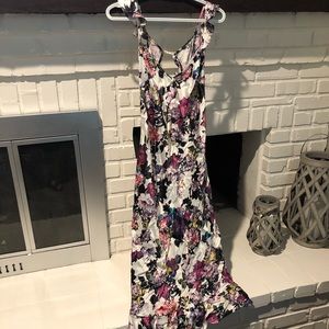 NWT- Satin floral Bebe dress